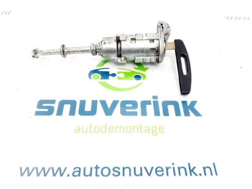 other-renault-megane-iii-hatchback-bz01_-b3_-15-dci-bz09-bz0d-bz1w-bz29-bz14-806013411r-2008-13193581 main image