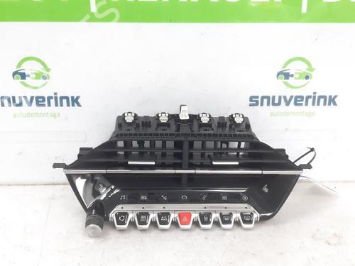 Used Air vent PEUGEOT 208 II (UB_, UP_, UW_, UJ_) e-208 (136 hp) 25884949