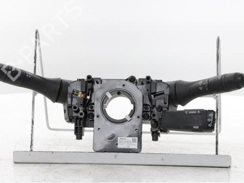 steering-column-stalk-renault-arkana-i-lcm_-ldn_-2019-31961025 main image