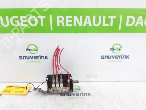fuse-box-renault-megane-iii-hatchback-bz01_-b3_-14-tce-bz0f-bz1v-243170003r-2008-15795899 main image