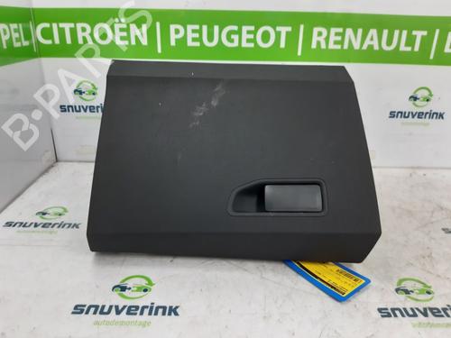 Used Glove box Glove box 18691666 18691666