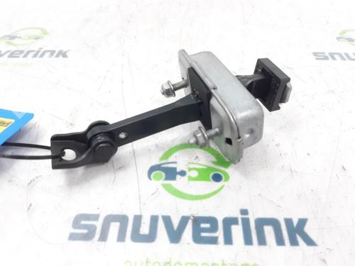 front-left-lock-peugeot-2008-i-cu_-12-thp-110-puretech-110-9671891380-2013-16099333 main image