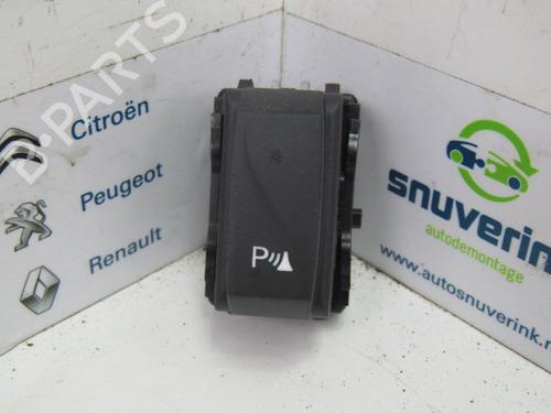 Used Switch RENAULT CLIO IV Grandtour (KH_) 1.5 dCi 90 (KHN3, KHN4) (90 hp) 13190160