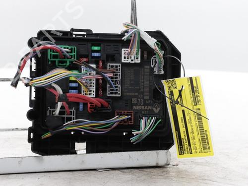 Used Fuse box Fuse box 37872896 37872896
