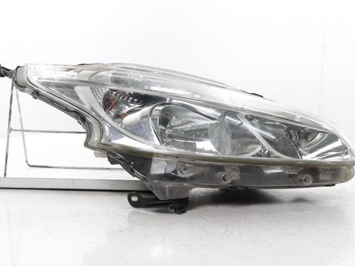 Used Right headlight Right headlight PEUGEOT 208 I (CA_, CC_) 1.2 VTI 82 (82 hp) 36702080 36702080