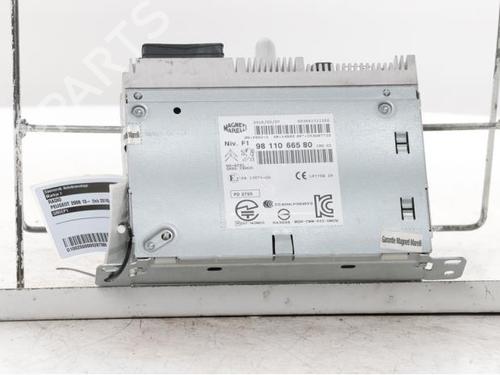 Used Radio Radio PEUGEOT 2008 I (CU_) 1.2 VTi (82 hp) 38111137 38111137