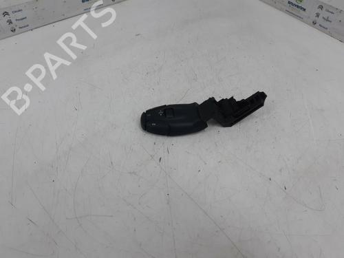 Used Steering wheel controls PEUGEOT 206 Hatchback (2A/C) 1.4 i (75 hp) 13191927