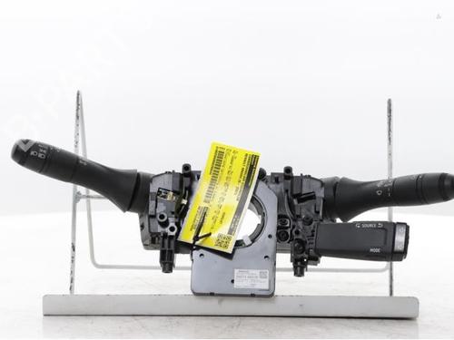 steering-column-stalk-renault-arkana-i-lcm_-ldn_-2019-33696638 main image