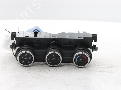 Used Climate control Climate control 34564368 34564368