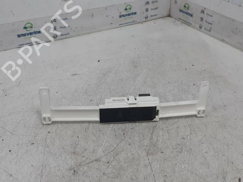 Display PEUGEOT 1007 (KM_) 1.4 (75 hp) 13324151