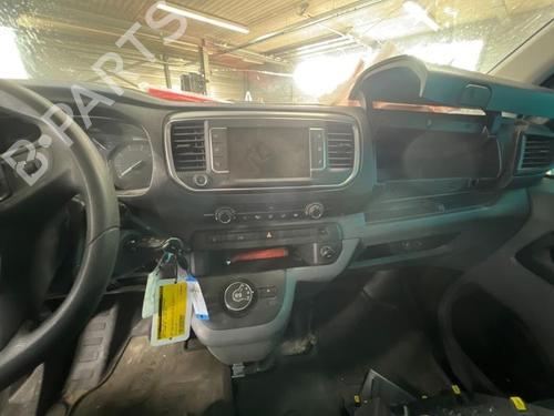 Fuse box OPEL VIVARO C Van (K0) 2.0 | BP18112963E1 - Image 9