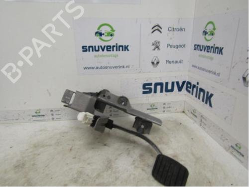 Used Break pedal Break pedal RENAULT CAPTUR I (J5_, H5_) 0.9 TCe 90 (90 hp) 40561512 40561512