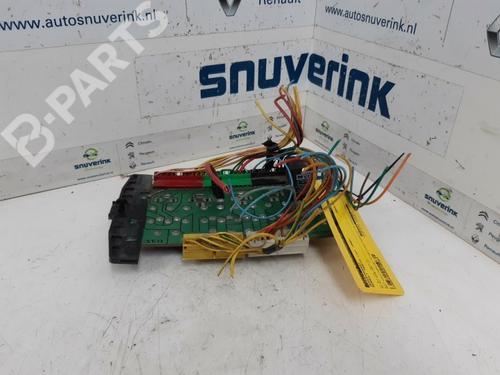 Used Fuse box Fuse box RENAULT TRAFIC Van (T_, P_, V_) 2.1 D (58 hp) 10798401 10798401