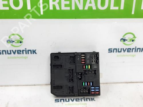 Used Fuse box Fuse box 18661944 18661944