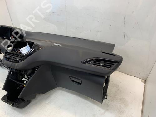 Dashboard PEUGEOT 208 I (CA_, CC_) 1.2 VTI 82 | BP29241348C46 