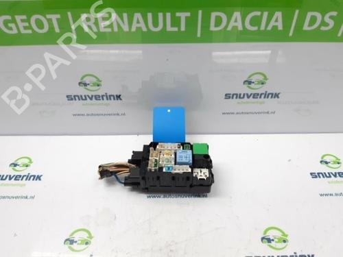 Used Fuse box Fuse box PEUGEOT 508 I (8D_) 2.0 HDi (140 hp) 40569094 40569094