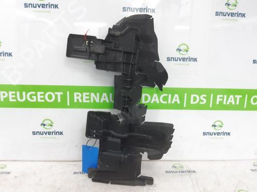 Andere für PEUGEOT 2008 II (UD_, US_, UY_, UJ_, UR_, UC_) e-2008 (UKZKWZ) (156 hp) 24841280