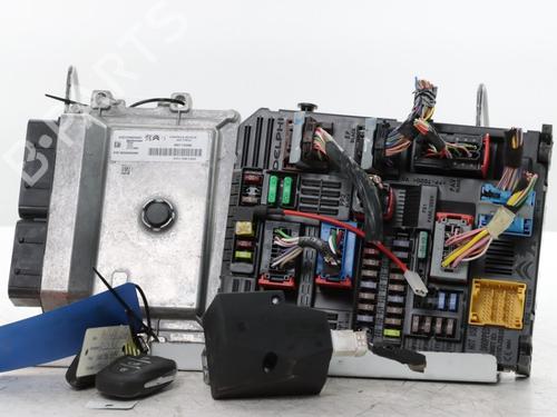 Used Engine control unit (ECU) PEUGEOT 2008 II (UD_, US_, UY_, UJ_, UR_, UC_) e-2008 (UKZKXZ) (136 hp) 31960750