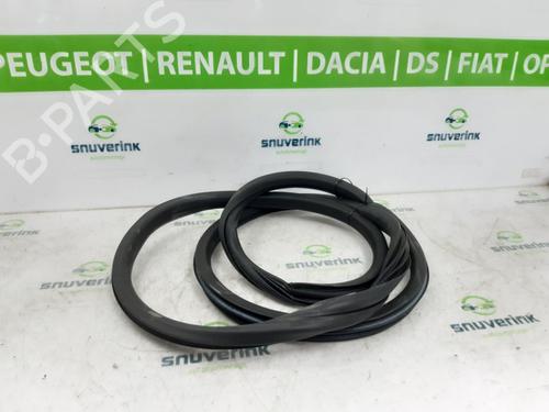 Used Rubber door seal PEUGEOT 208 I (CA_, CC_) 1.2 VTI 82 (82 hp) 24647580
