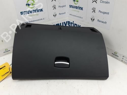 Used Glove box Glove box 10799119 10799119