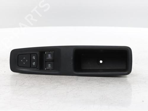 switch-renault-master-iv-van-f8__-2024-34565956 main image