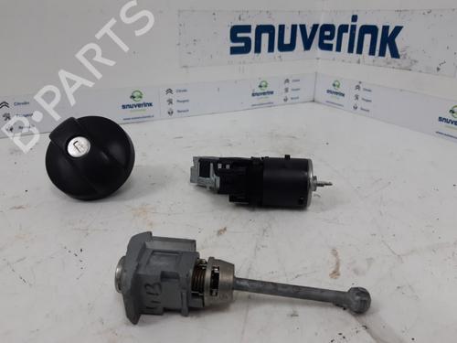 Used Ignition barrel PEUGEOT 2008 I (CU_) 1.2 VTi (82 hp) 13323522