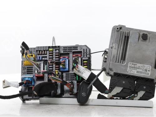 Used Engine control unit (ECU) Engine control unit (ECU) OPEL GRANDLAND / GRANDLAND X (A18, P1UO) 1.6 Turbo Hybrid4 (300 hp) 30758318 30758318