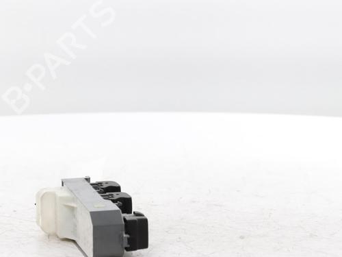 Switch TOYOTA YARIS (_P13_) 1.5 Hybrid (NHP130_, NHP130) | BP31261411I30