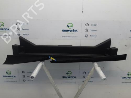 Bagageruimtebodem PEUGEOT 3008 II SUV (MC_, MR_, MJ_, M4_) 1.2 THP/ PureTech 130 (MRHNSM, MRHNSU, MRHNSJ, MRHNYW,... (131 hp) 10799764