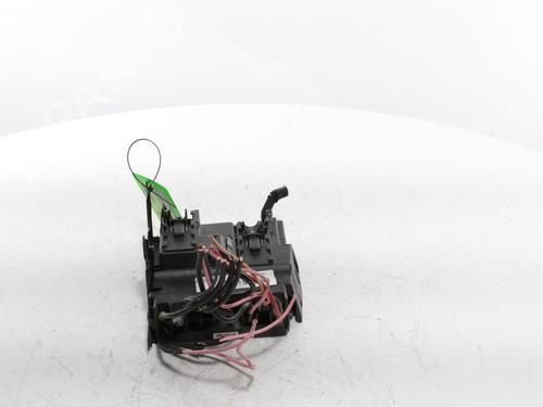 Used Fuse box Fuse box 27971359 27971359