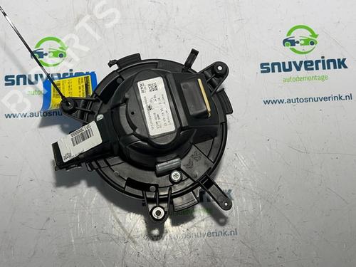 Heater blower motor PEUGEOT 5008 II (MC_, MJ_, MR_, M4_) 1.2 THP (MRHNYH, MRHNYW, MRHNSJ, MRHNSU, MRHNSM) | BP27093196M62 
