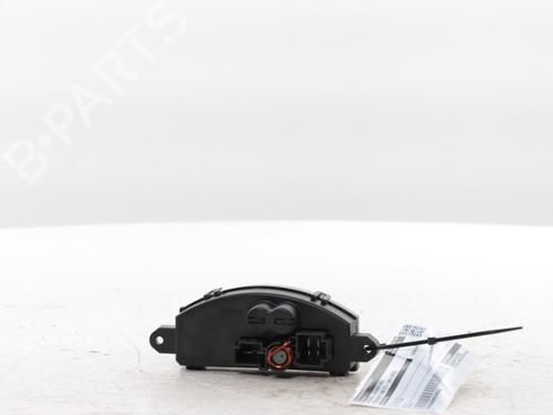 Used Heater resistor Heater resistor PEUGEOT 308 SW III (FC_, FJ_, FR_, F4_, FN_) BlueHDi 130 (FCYHZL, FCYHZT) (131 hp) 33696678 33696678