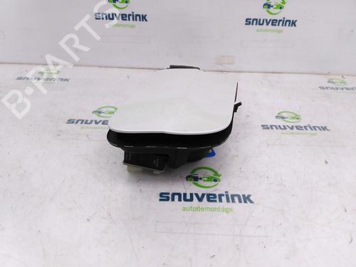 Used Fuel flap PEUGEOT 3008 II SUV (MC_, MR_, MJ_, M4_) 1.2 THP/ PureTech 130 (MRHNSM, MRHNSU, MRHNSJ, MRHNYW,... (131 hp) 19103519
