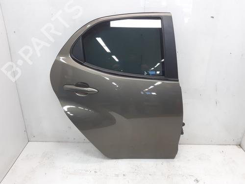 Used Right rear door TOYOTA YARIS (_P21_, _PA1_, _PH1_) 1.5 Hybrid (MXPH10, MXPH11) (116 hp) 29241568