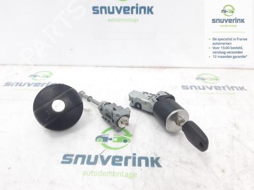 Used Ignition barrel Ignition barrel CITROËN C3 III (SX) 1.2 THP 110 (SXHNPS, SXHNZT, SXHNZ6) (110 hp) 40580225 40580225