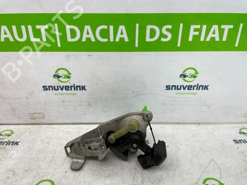 Used Gear lever OPEL CORSA F (P2JO) 1.2 (68) (101 hp) 25009553