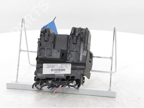 Used Fuse box Fuse box PEUGEOT 3008 II SUV (MC_, MR_, MJ_, M4_) Hybrid (224 hp) 30186499 30186499
