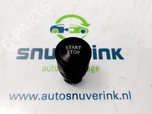 switch-renault-megane-iii-hatchback-bz01_-b3_-2008-40570661 main image