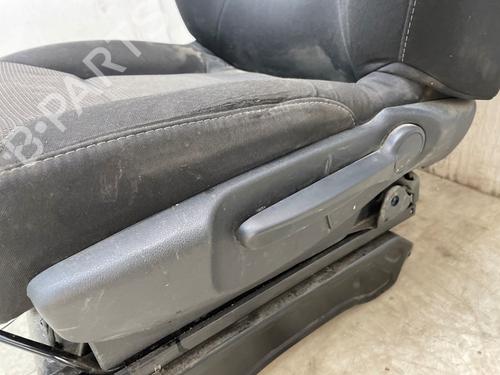 Left front seat RENAULT TRAFIC III Van (FG_) 2.0 dCi 170 (FGMM, FGMV) | BP34423594C15 - Image 5