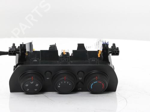 Used Climate control Climate control 38111529 38111529