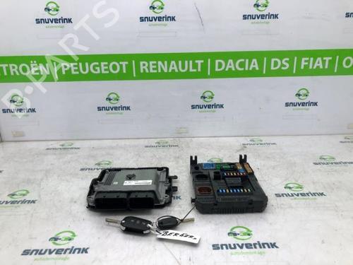 engine-control-unit-ecu-peugeot-2008-i-cu_-2013-40580473 main image