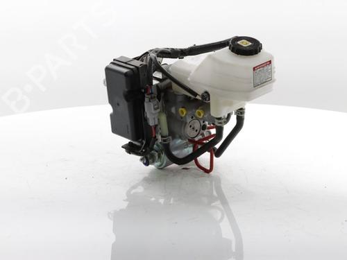 Brake master cylinder TOYOTA RAV 4 V (_A5_, _H5_) 2.5 Hybrid AWD (AXAH54, AXAL54) | BP28288859M77 