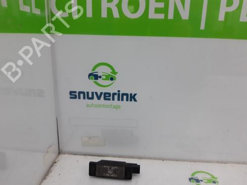 Used Licence plate light CITROËN DS5 2.0 HDi 200 Hybrid4 All-wheel Drive (200 hp) 16253154