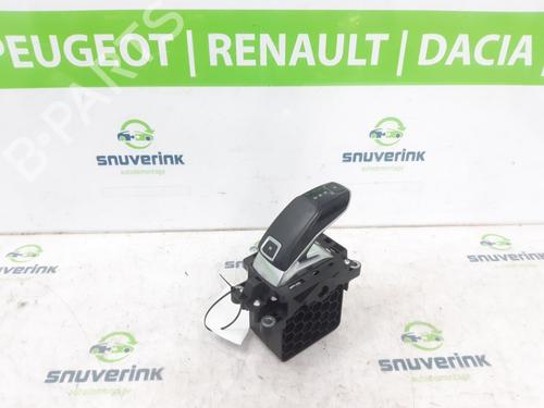 Used Shift knob PEUGEOT 3008 II SUV (MC_, MR_, MJ_, M4_) 1.2 THP/ PureTech 130 (MRHNSM, MRHNSU, MRHNSJ, MRHNYW,... (131 hp) 24300271