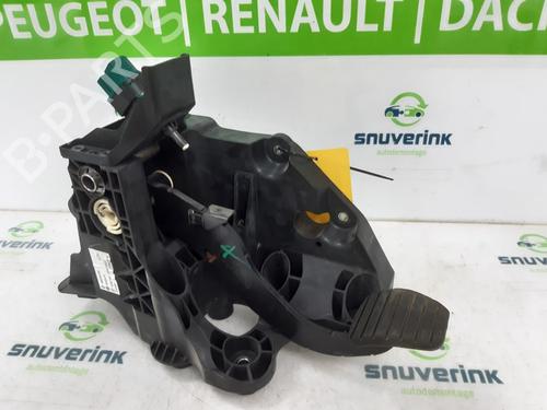 Used Break pedal RENAULT TRAFIC III Van (FG_) 1.6 dCi 90 (FGME) (90 hp) 18661999