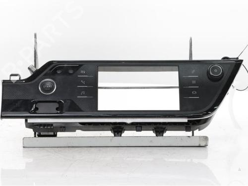 switch-citroen-c4-spacetourer-3d_-2018-39211492 main image