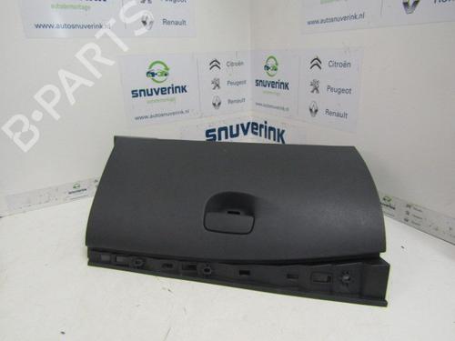 Used Glove box RENAULT MEGANE III Grandtour (KZ0/1) 1.5 dCi (KZ0C, KZ1A) (90 hp) 10791482