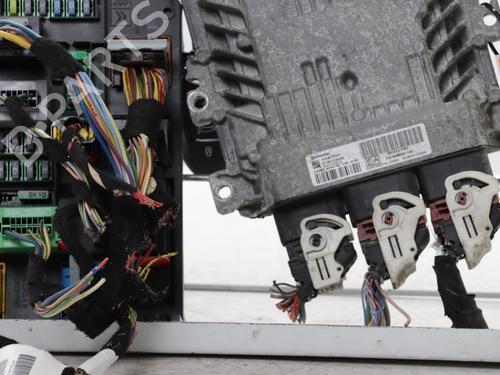Used Engine control unit (ECU) Engine control unit (ECU) 34566527 34566527