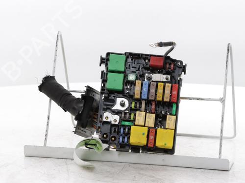 Zekeringkast OPEL CORSA F (P2JO) 1.2 (68) (101 hp) 30758095