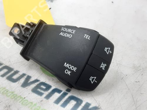 Steering wheel controls RENAULT SCÉNIC IV (J9_) 1.2 TCe 130 | BP22218145E15 